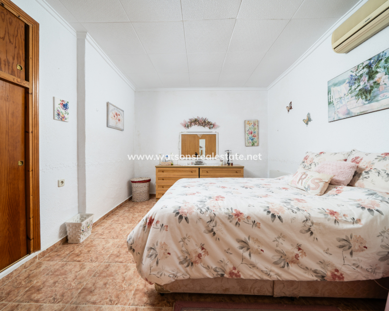 Resale - Fristaende Villa - Urb. La Marina