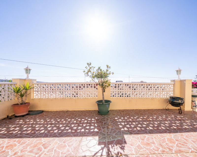 Resale - Fristaende Villa - Urb. La Marina