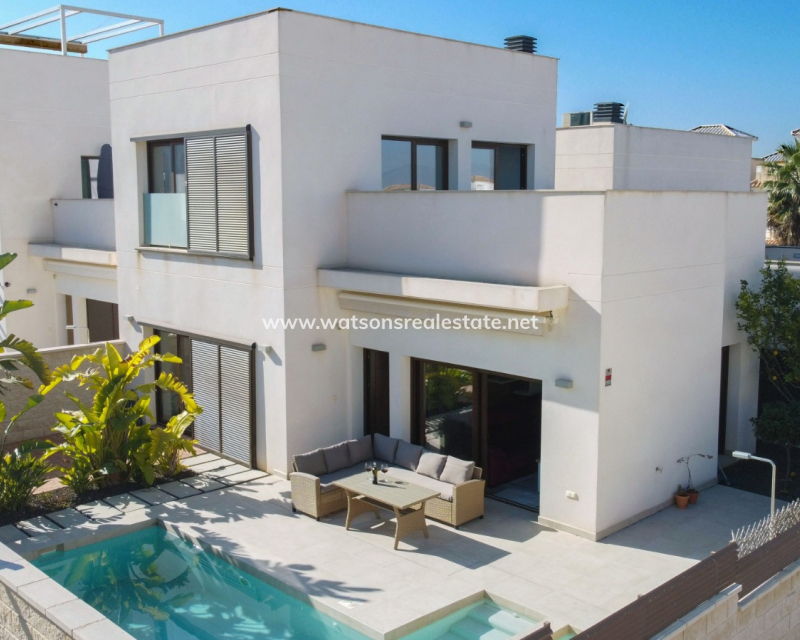 Resale - Fristaende Villa - Urb. La Marina