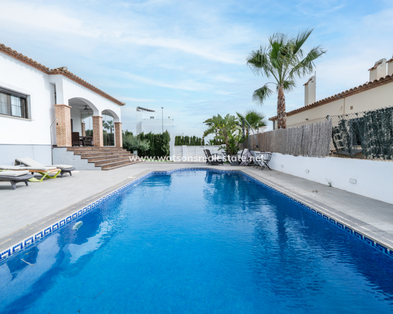 Resale - Fristaende Villa - Urb. La Marina