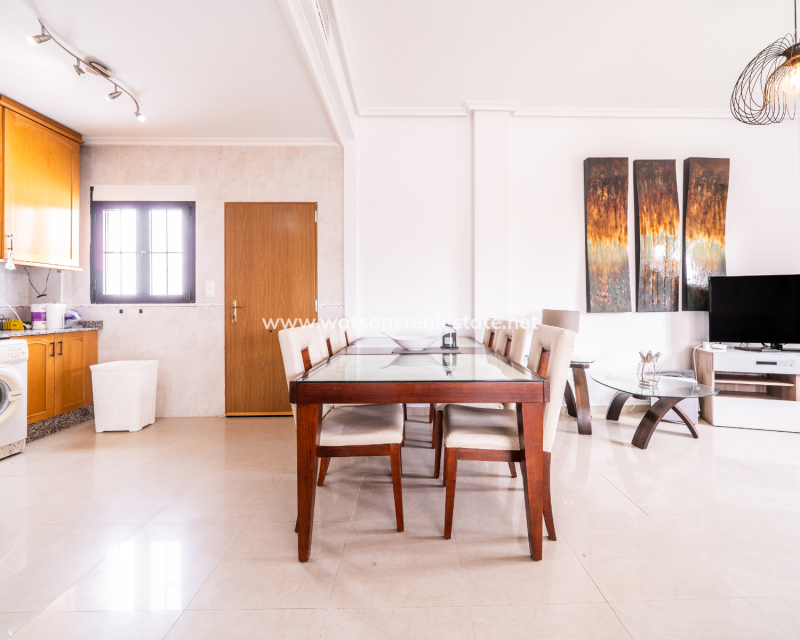 Resale - Fristaende Villa - Urb. La Marina