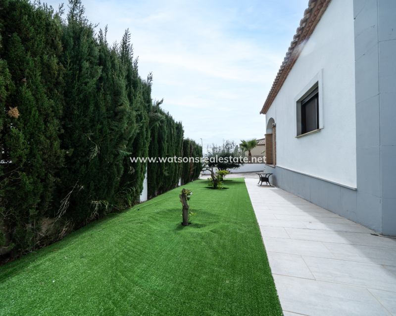 Resale - Fristaende Villa - Urb. La Marina