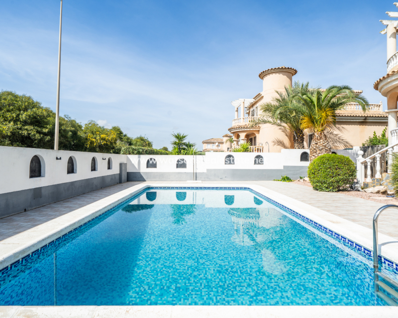 Resale - Fristaende Villa - Urb. La Marina