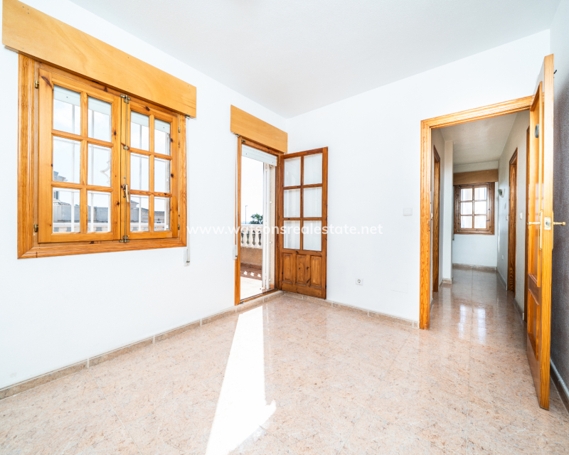 Resale - Fristaende Villa - Urb. La Marina