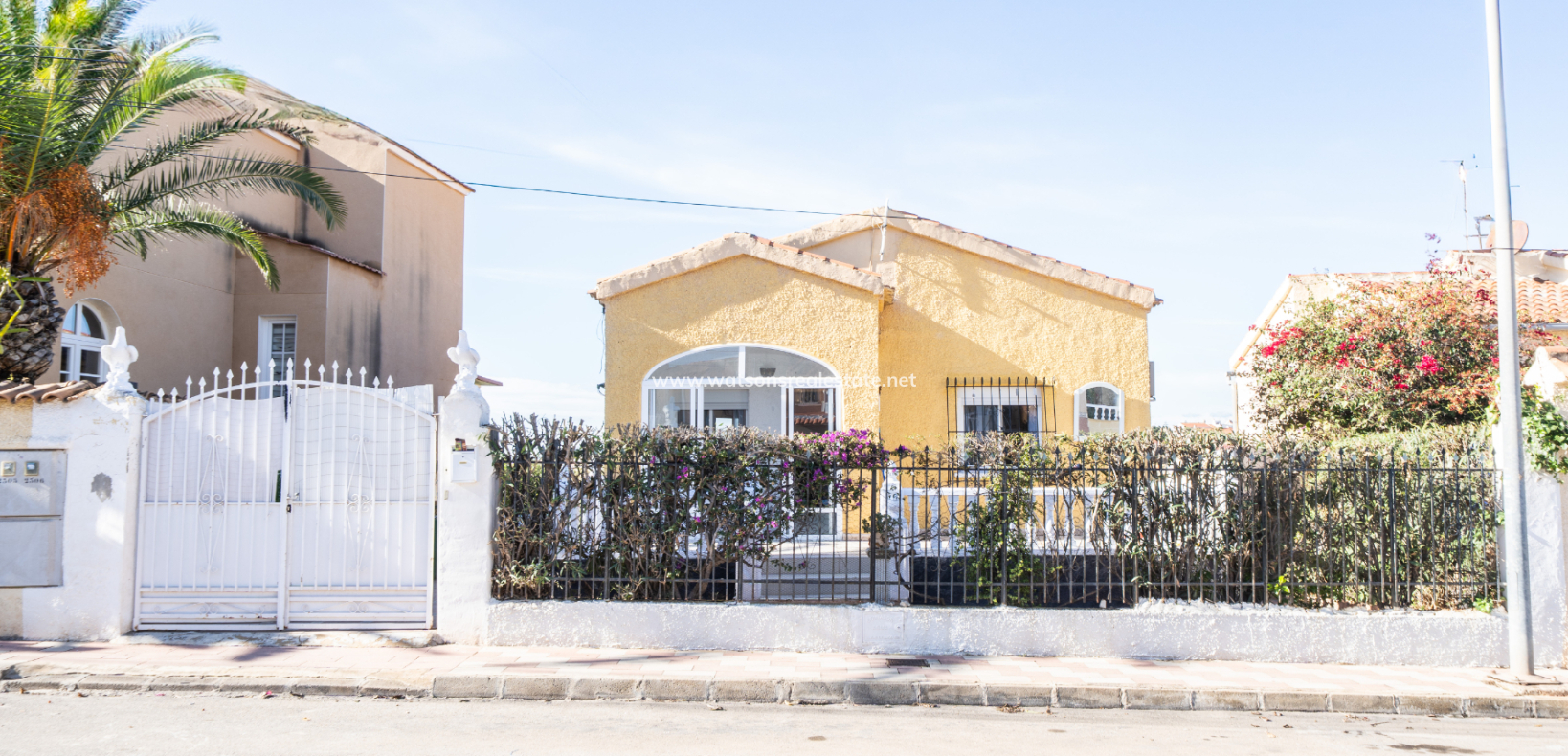 Resale - Fristaende Villa - Urb. La Marina