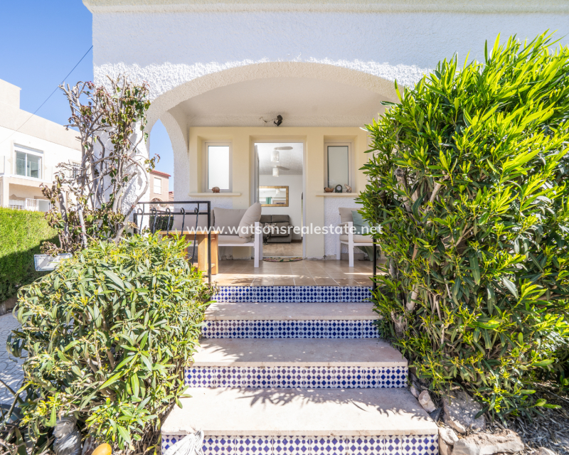 Resale - Fristaende Villa - Urb. La Marina