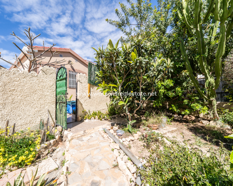 Resale - Fristaende Villa - Urb. La Marina