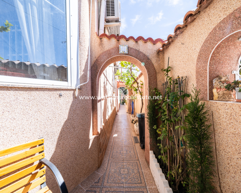 Resale - Fristaende Villa - Urb. La Marina