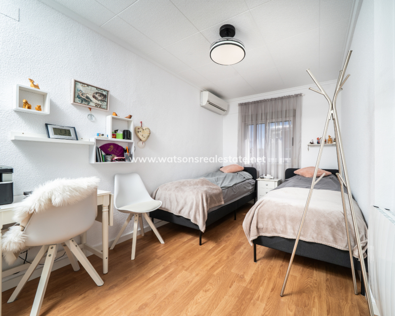 Resale - Fristaende Villa - Urb. La Marina