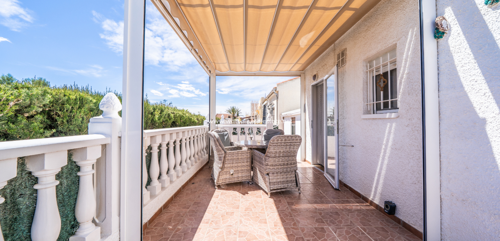 Resale - Fristaende Villa - Urb. La Marina