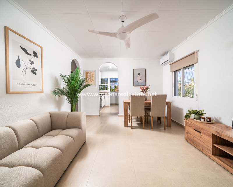 Resale - Fristaende Villa - Urb. La Marina