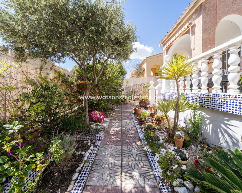 Resale - Fristaende Villa - Urb. La Marina