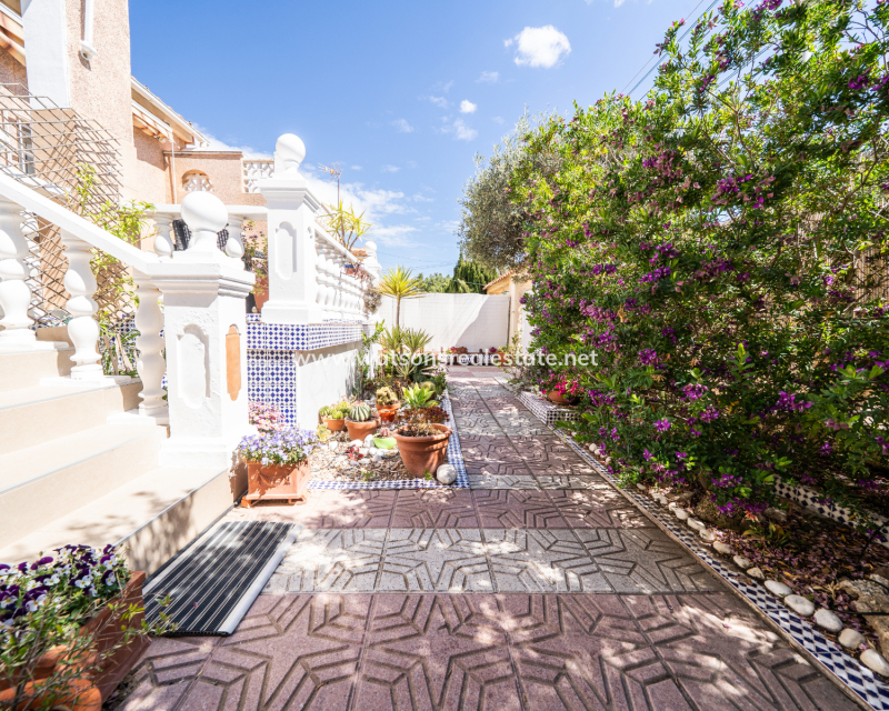 Resale - Fristaende Villa - Urb. La Marina