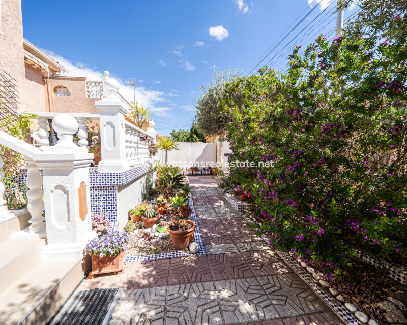 Resale - Fristaende Villa - Urb. La Marina