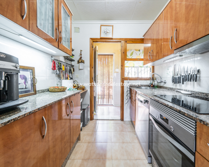 Resale - Fristaende Villa - Urb. La Marina