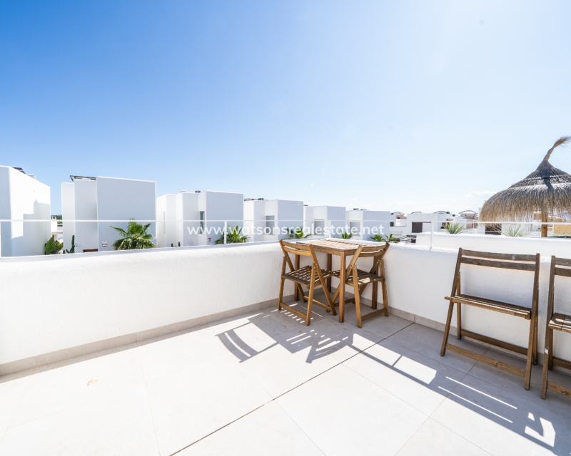 Resale - Fristaende Villa - Urb. La Marina