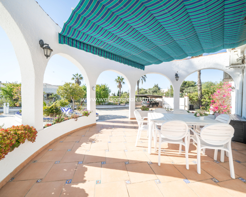 Resale - Fristaende Villa - Urb. La Marina