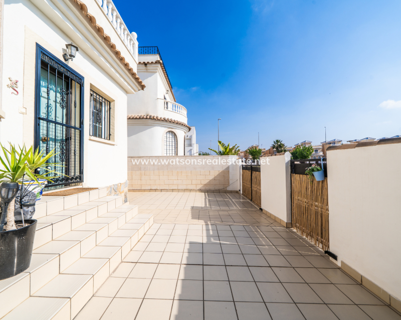 Resale - Fristaende Villa - Urb. La Marina