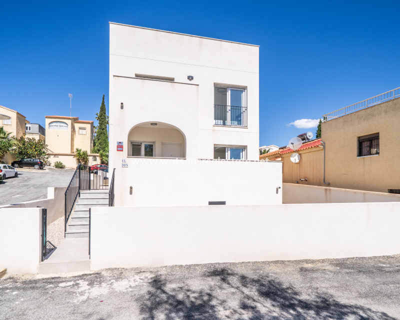 Resale - Fristaende Villa - Urb. La Marina