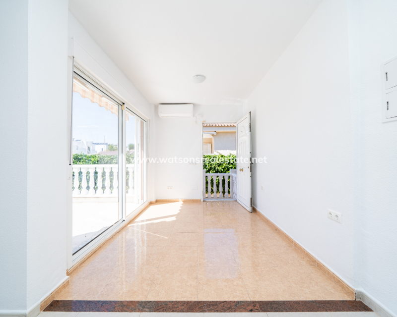 Resale - Fristaende Villa - Urb. La Marina