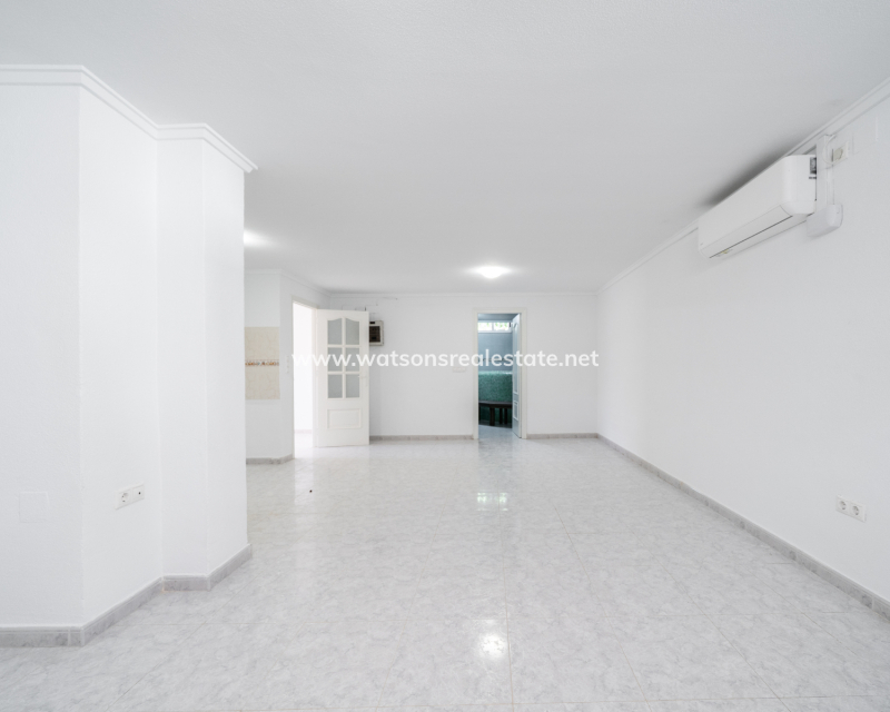 Resale - Fristaende Villa - Urb. La Marina