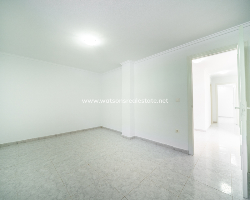 Resale - Fristaende Villa - Urb. La Marina