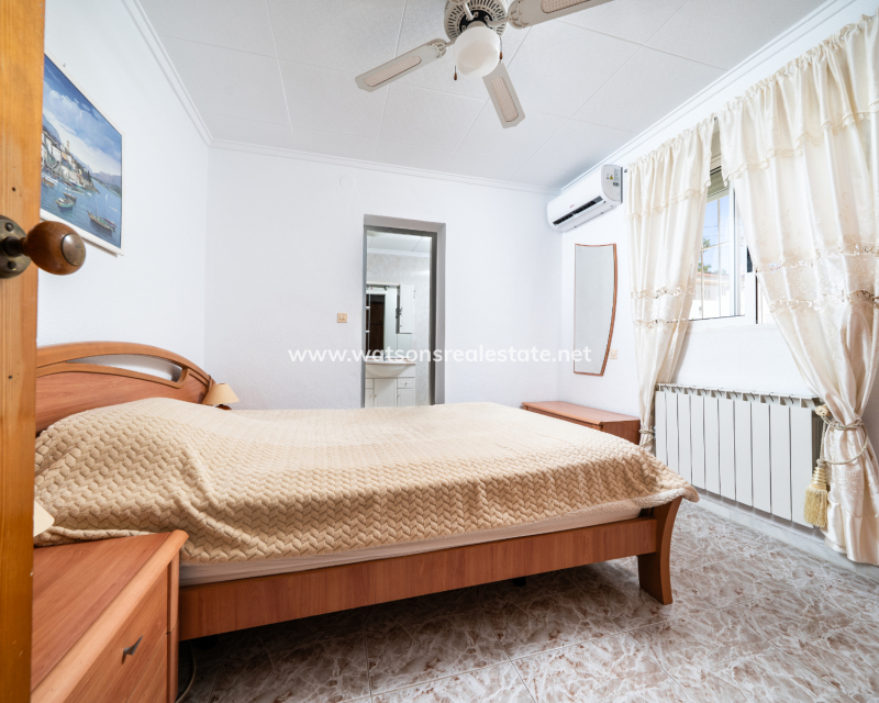 Resale - Fristaende Villa - Urb. La Marina