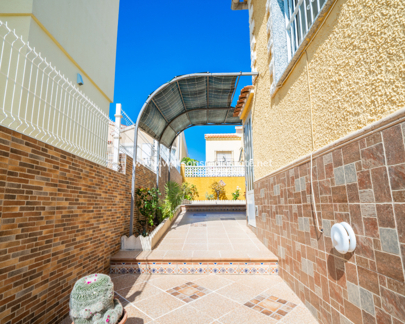 Resale - Fristaende Villa - Urb. La Marina