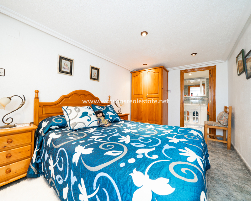 Resale - Fristaende Villa - Urb. La Marina