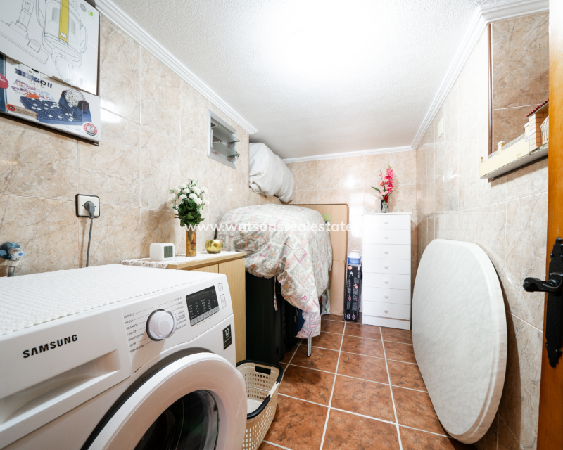 Resale - Fristaende Villa - Urb. La Marina