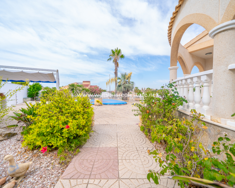 Resale - Fristaende Villa - Urb. La Marina