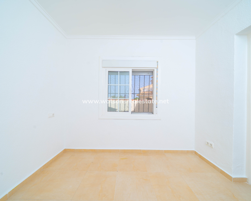 Resale - Fristaende Villa - Urb. La Marina