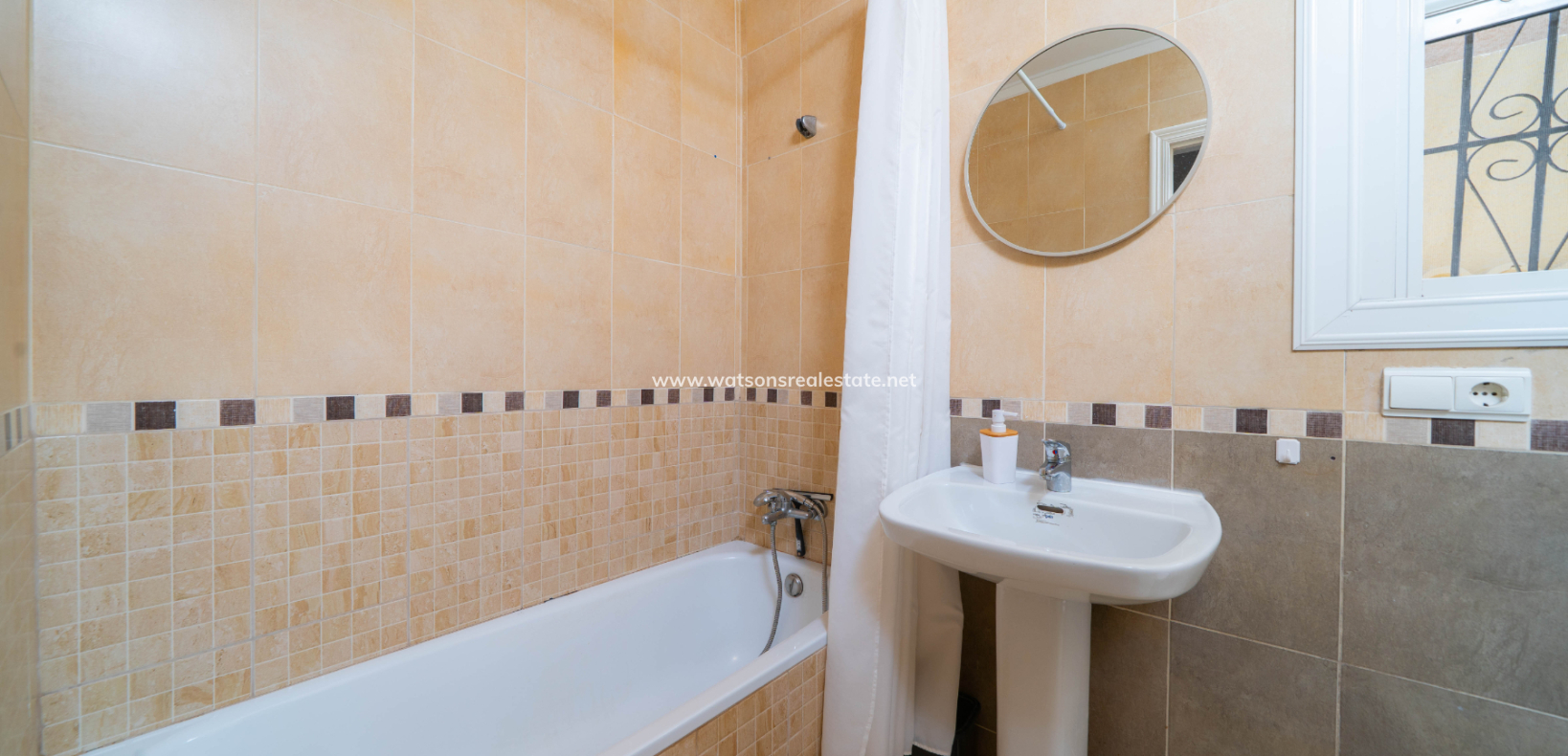 Resale - Fristaende Villa - Urb. La Marina