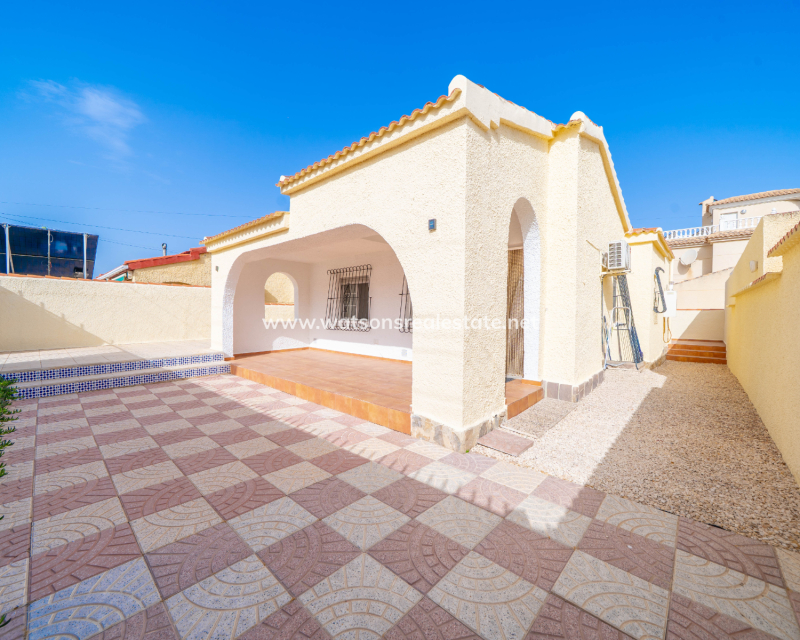 Resale - Fristaende Villa - Urb. La Marina