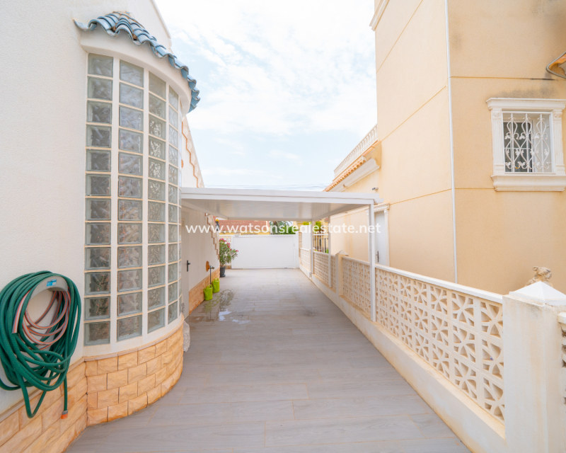 Resale - Fristaende Villa - Urb. La Marina