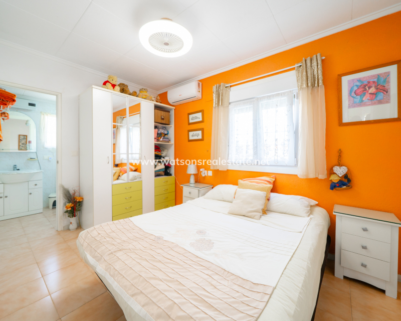 Resale - Fristaende Villa - Urb. La Marina