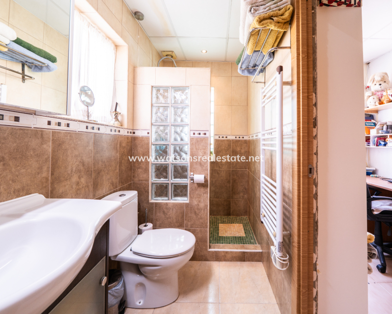 Resale - Fristaende Villa - Urb. La Marina
