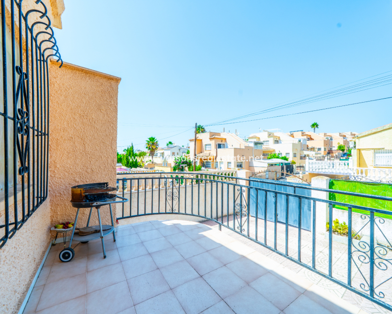 Resale - Fristaende Villa - Urb. La Marina