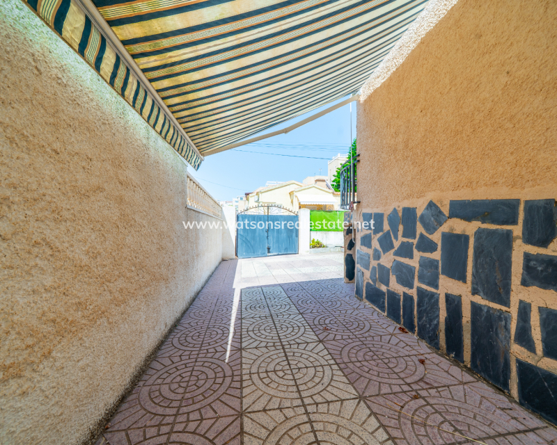 Resale - Fristaende Villa - Urb. La Marina