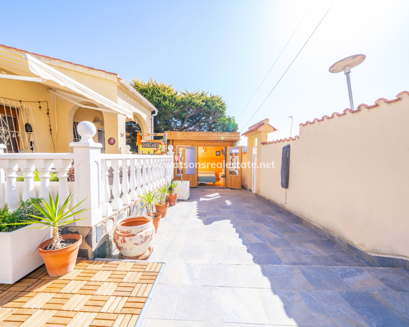 Resale - Fristaende Villa - Urb. La Marina