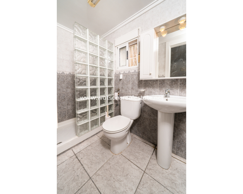 Resale - Fristaende Villa - Urb. La Marina