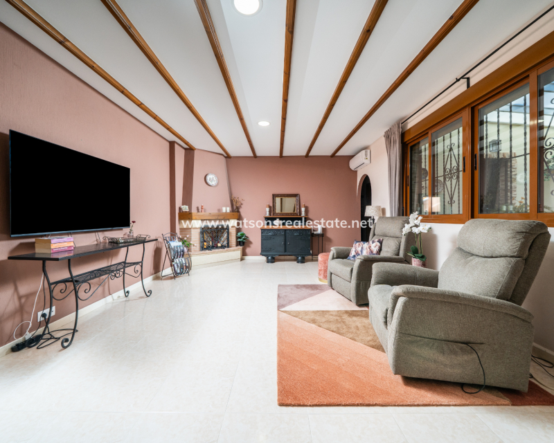 Resale - Fristaende Villa - Urb. La Marina