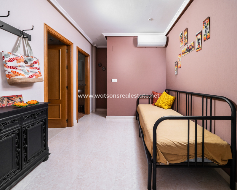 Resale - Fristaende Villa - Urb. La Marina