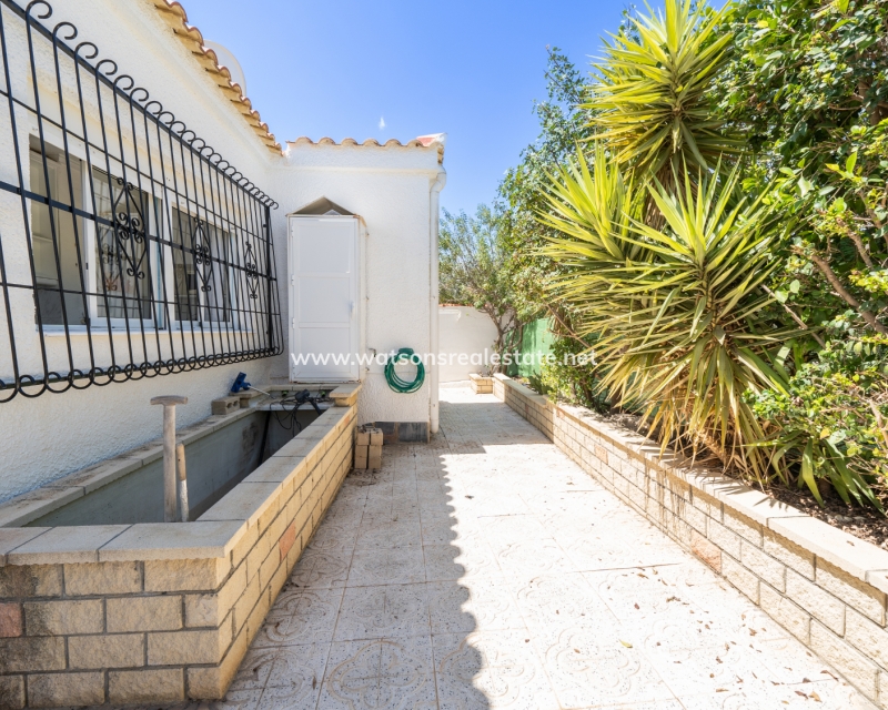 Resale - Fristaende Villa - Urb. La Marina