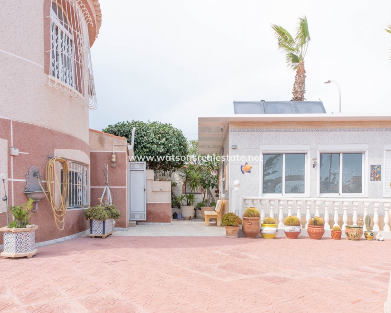 Resale - Fristaende Villa - Urb. La Marina