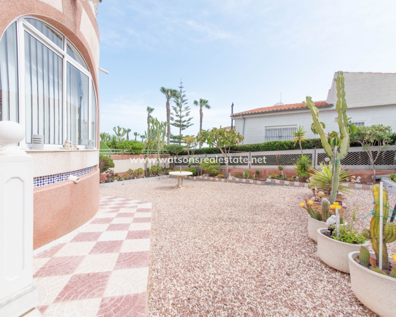 Resale - Fristaende Villa - Urb. La Marina