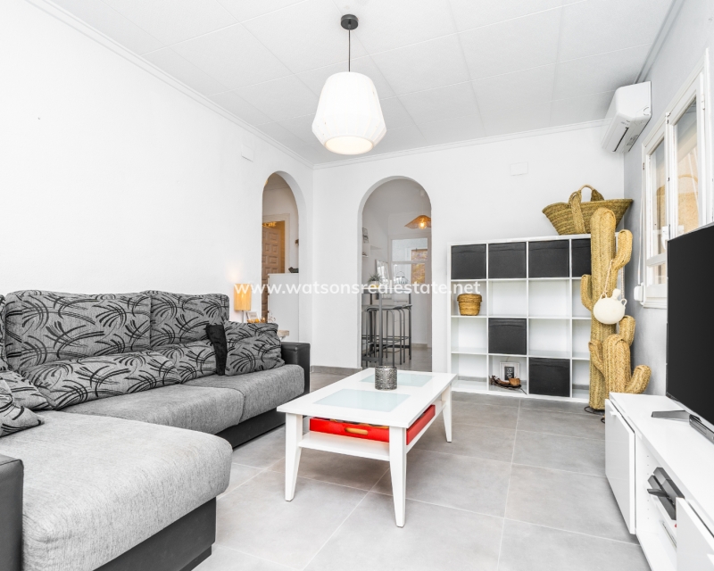 Resale - Fristaende Villa - Urb. La Marina