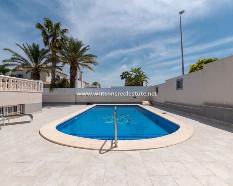 Resale - Fristaende Villa - Urb. La Marina