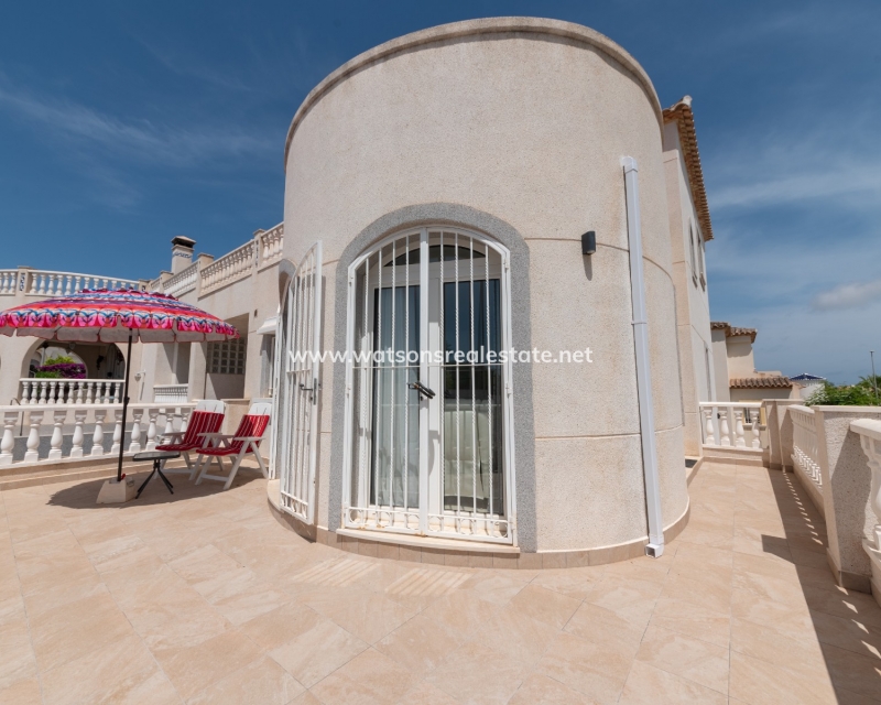 Resale - Fristaende Villa - Urb. La Marina