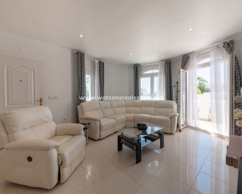 Resale - Fristaende Villa - Urb. La Marina